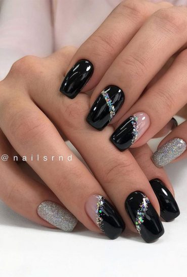 Stylish Nail Art Designs That Pretty From Every Angle : Half black half ...