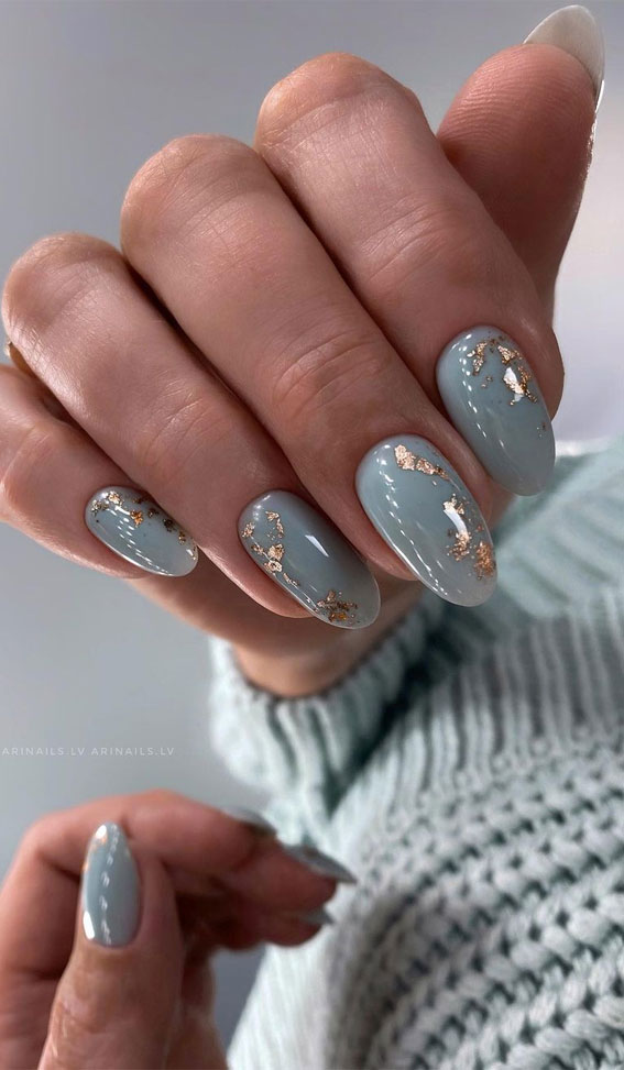 gold lv nail art