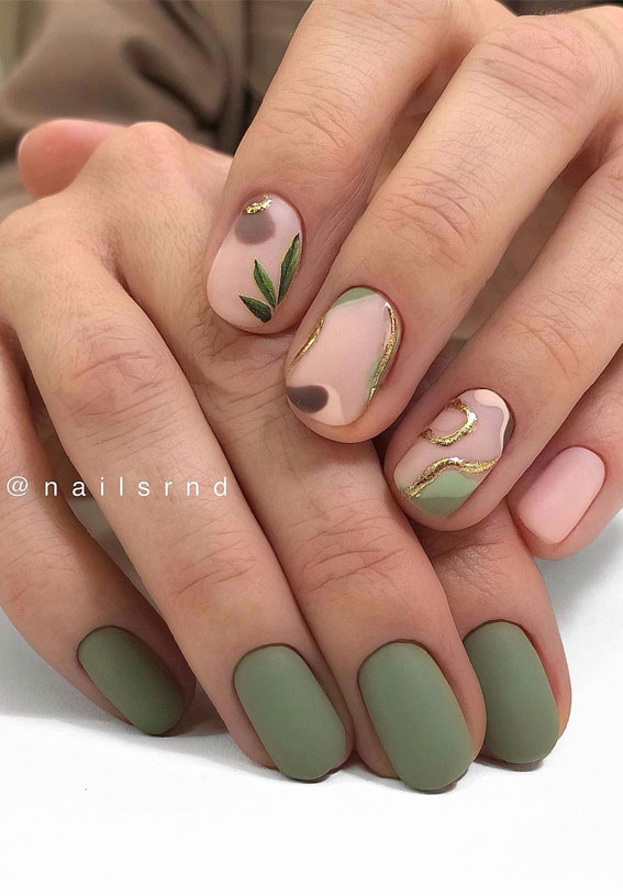green matte nails, simple nails, oval nails, oval shaped nails, matte green nail look, elegant nails, fall nail design, nail art #naildesigns2020 #nailart