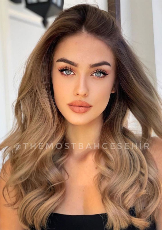 49+ Best Winter Hair Colours To Try In 2020 : Honey bronde Hair Idea