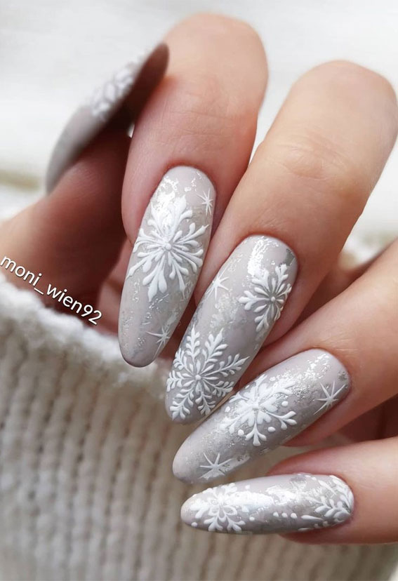 grey nails, grey christmas nails, grey festive nails, grey snowflake nails, winter nails, snowflake nails #winternails #snowflakenails #christmasnails2020 christmas nails 2020