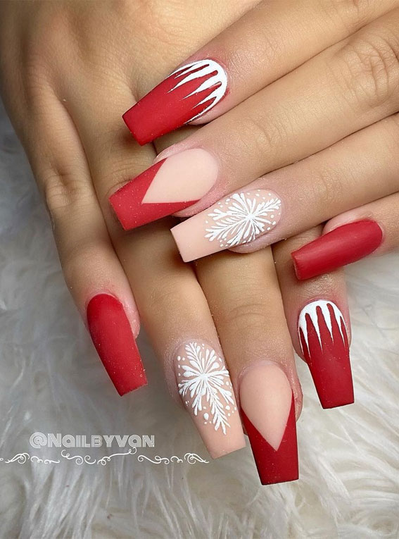 Pretty festive nail colours & designs 2020 : Matte Red & Nude Christmas Nails