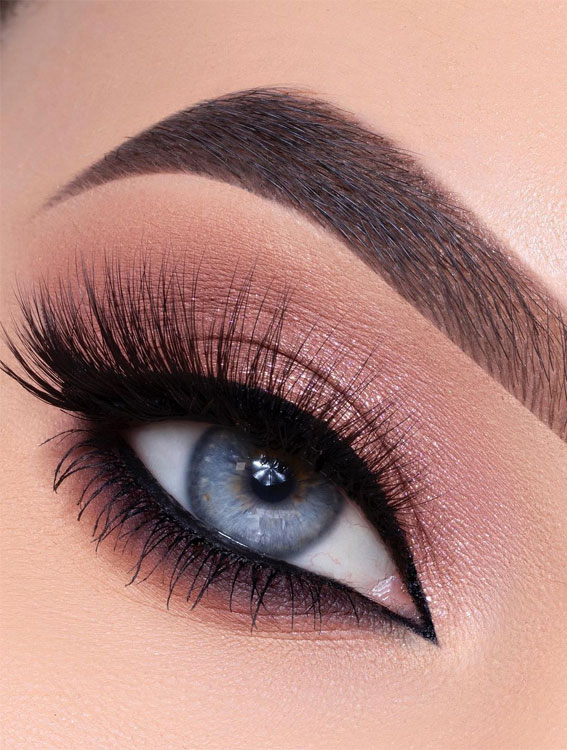 7 Eyeliner Looks That Are More Exciting Than a Cat-Eye