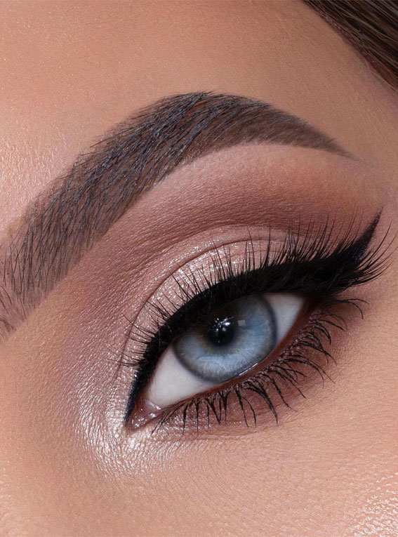 neutral eyeshadow, eye makeup for hazel eyes, gold makeup look, eye makeup looks, best eye makeup looks, neutral eyemakeup looks, natural makeup, evening makeup , eye makeup ideas 2020, gold glitter eye makeup looks, glitter eye makeup #eyemakeup #eyeshadowlook