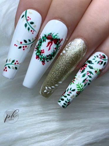 Pretty Festive Nail Colours & Designs 2020 : Christmas wreath nails