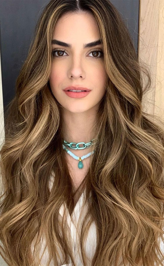 Gorgeous Hair Colour Trends For 2021 : Light Mixed Hazelnut