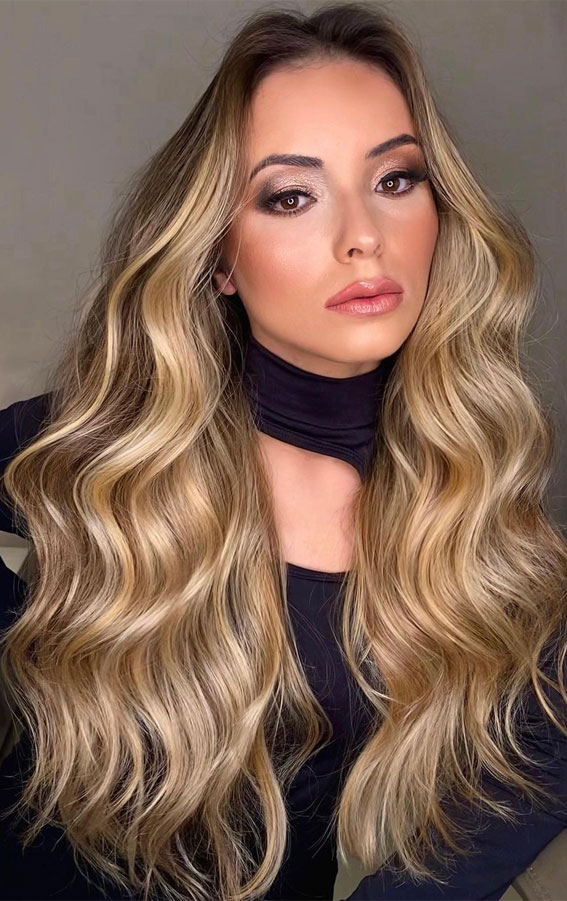 Gorgeous Hair Colour Trends For 2021 : Enlightened blonde