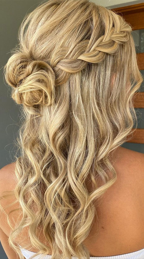 bun half up half down hairstyle, half up wedding hair, half up half down wedding hair, wedding hairstyles, hair down wedding, half up bridal hairstyles #halfuphairstyle