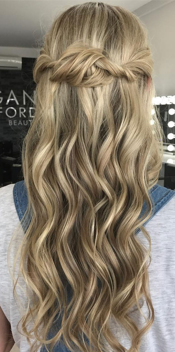 Half Up Hairstyles That Are Pretty For 2021 : Soft waves ...