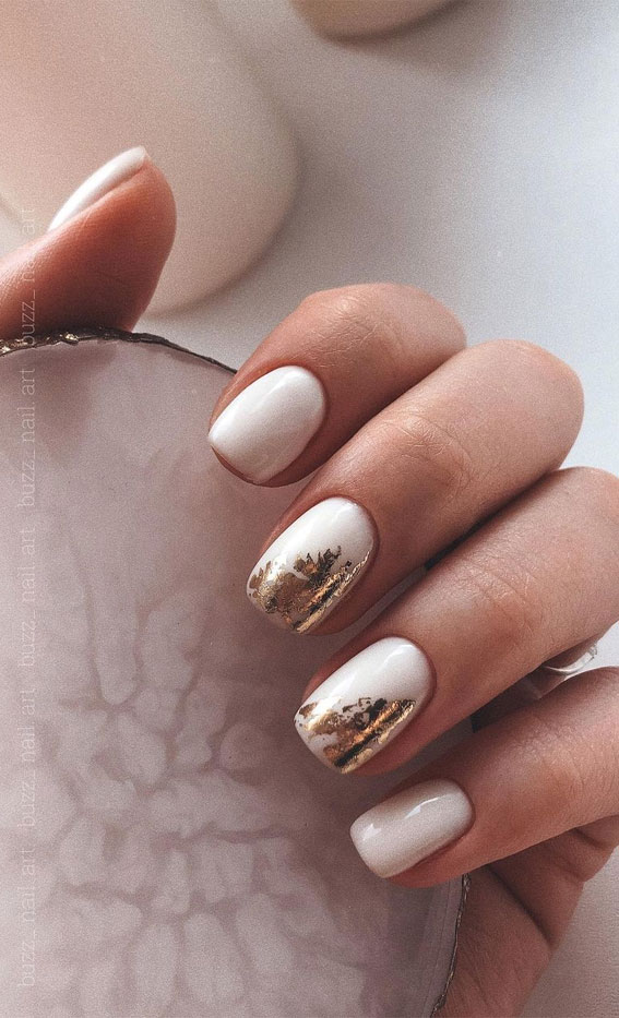 21 Short White Nails That Go With Any Outfit - StayGlam