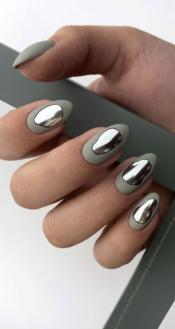 chrome nails, chrome nail effect, abstract nails, abstract acrylic nails, abstract nails 2020, abstract nails 2021, simple abstract nails, abstract nail designs, abstract line nail art, abstract nail art designs