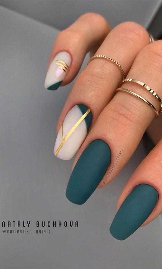matte green nails, matte nails designs, two tone matte nails , two tone matte nail colours, nail trends 2021