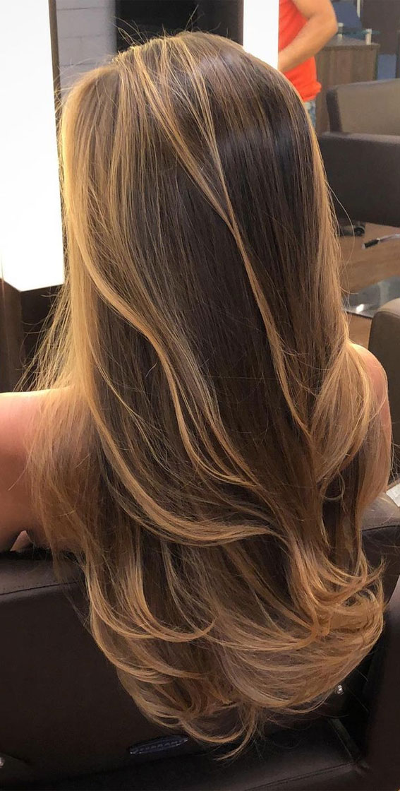 brunette hair color ideas, brown hair with highlights, brown hair , brunette hair, brown hair color ideas, brunette balayage, hair color, fall hair color ideas #fallhaircolor #haircolor #balayage