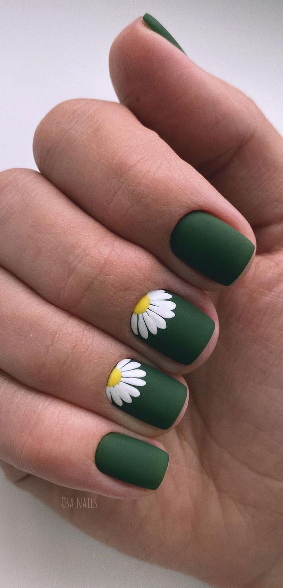 green nails, daisy nails, summer nails 2021, spring nails 2021, spring nail ideas