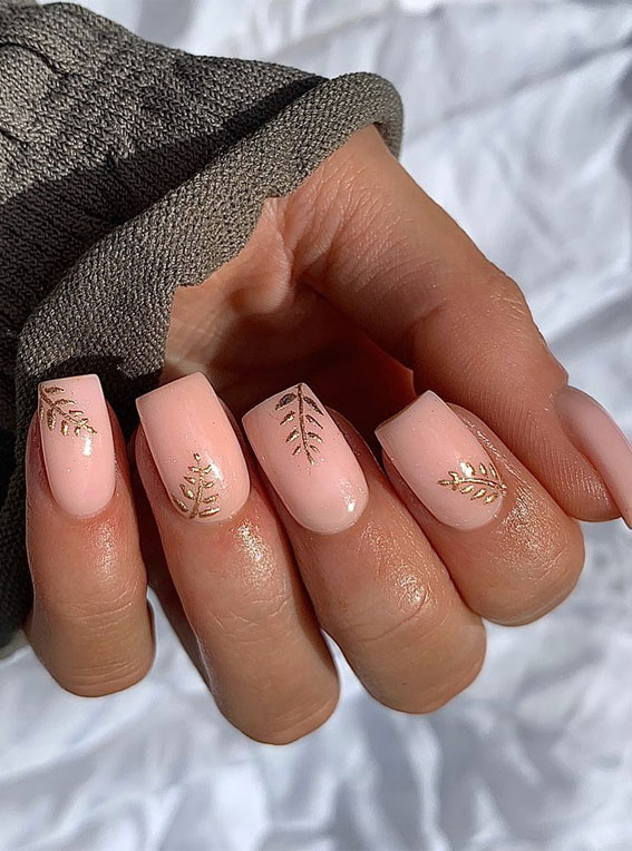 gold leaf on nude nails, minimalist nails, simple nails, nude and gold nails, minimalist nail ideas, nail ideas