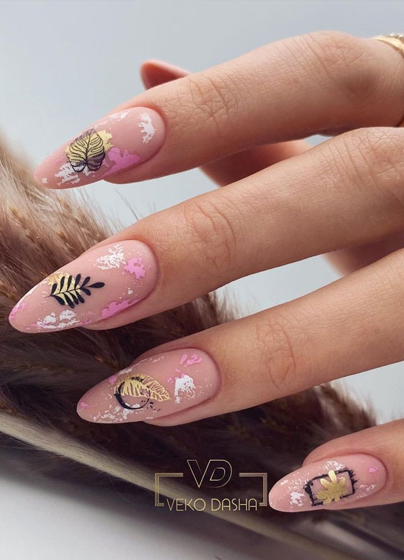 pink nails, almond shaped nails, almond nails, leaf design nails, nail trends 2021