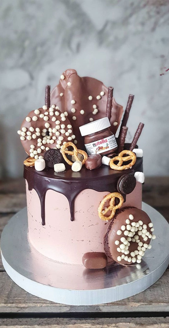 PINK AND ROSE GOLD DRIP CAKE | THE CRVAERY CAKES
