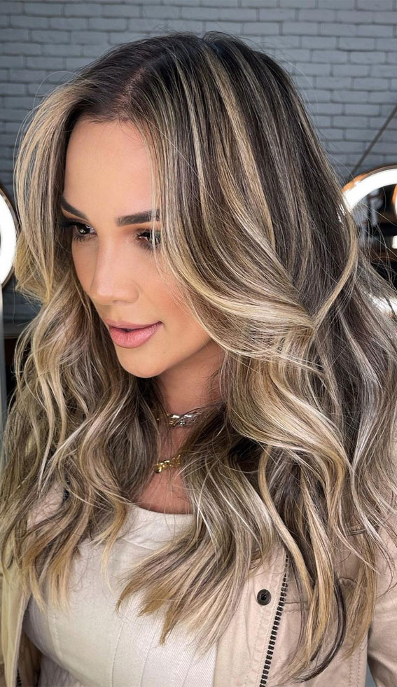 55+ Spring Hair Color Ideas & Styles for 2021 : Glam Sand Blonde highlights