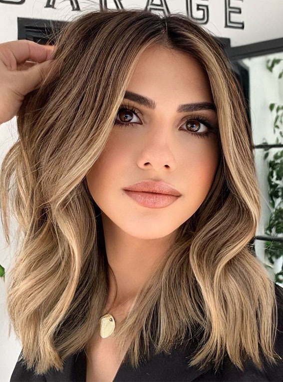 spring hair colors, brown hair color , toffee brown hair, blonde hair with highlights, brunette hair color, balayage hair, brown balayage, shoulder length hair