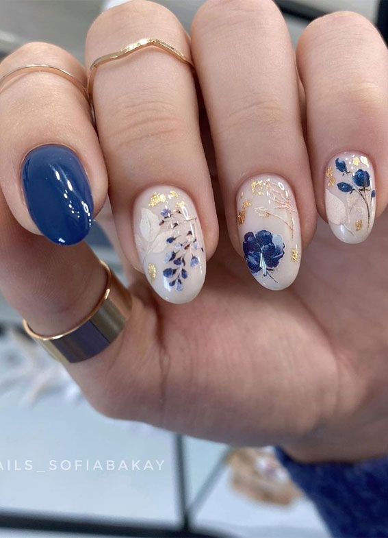 navy blue nails, navy blue flower nails, nail art designs, summer nail ideas, white and navy blue nails