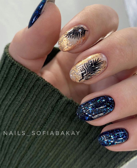 Stylish Nail Art Design Ideas To Wear In 2021 : Shimmery navy blue nails