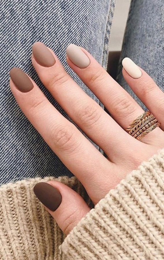Stylish Ways To Rock Spring Nails : Gradient neutral nails