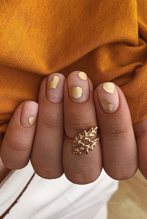 minimalist nails, gold nails, simple nails, nail art designs