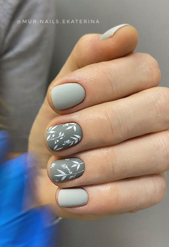 Cute spring nails that will never go out of style : Sage green with floral nails