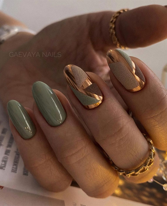 Cute Spring Nails That Will Never Go Out Of Style : Green Nails and Metallic Gold