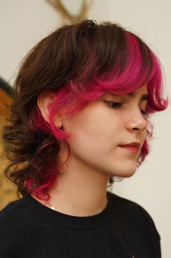 Cute Haircuts And Hairstyles With Bangs : A Hint of Pink