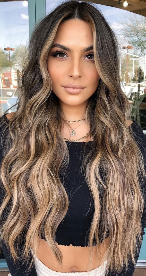 dark hair with blonde, brown hair with highlights, brown hair , brunette hair, brown hair color ideas, brunette balayage, hair color, fall hair color ideas #fallhaircolor #haircolor #balayage