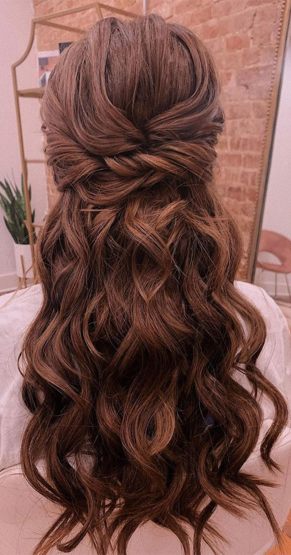 Half Up Hairstyles That Are Pretty For 2021 : Soft waves with a little twist