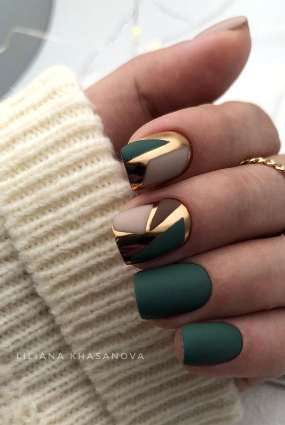 Cute Spring Nails That Will Never Go Out Of Style : Matte green and gold nails