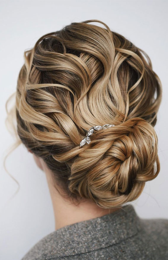 updo hairstyles, easy updo hairstyles, updo hairstyles 2021, wedding updo hairstyles 2021, prom updo hairstyle,  updo hairstyles for wedding, updo hairstylesbraids, messy updo, updos for medium hair, top knot updo