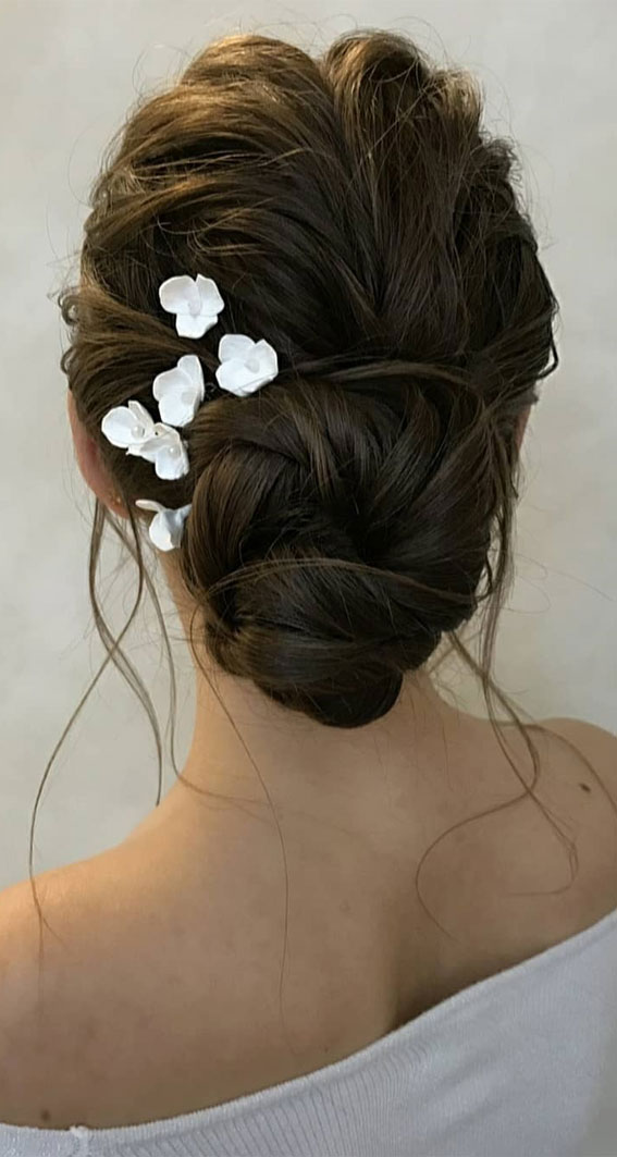 Stunning Hair Accessories From Real Weddings | Wedding hair and makeup,  Bridal hair, Easy updo hairstyles