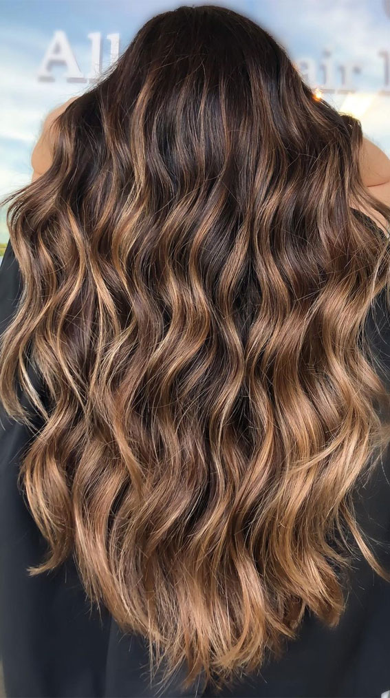 These Are The Best Hair Colour Trends in 2021 : Trendy soft and caramel blonde