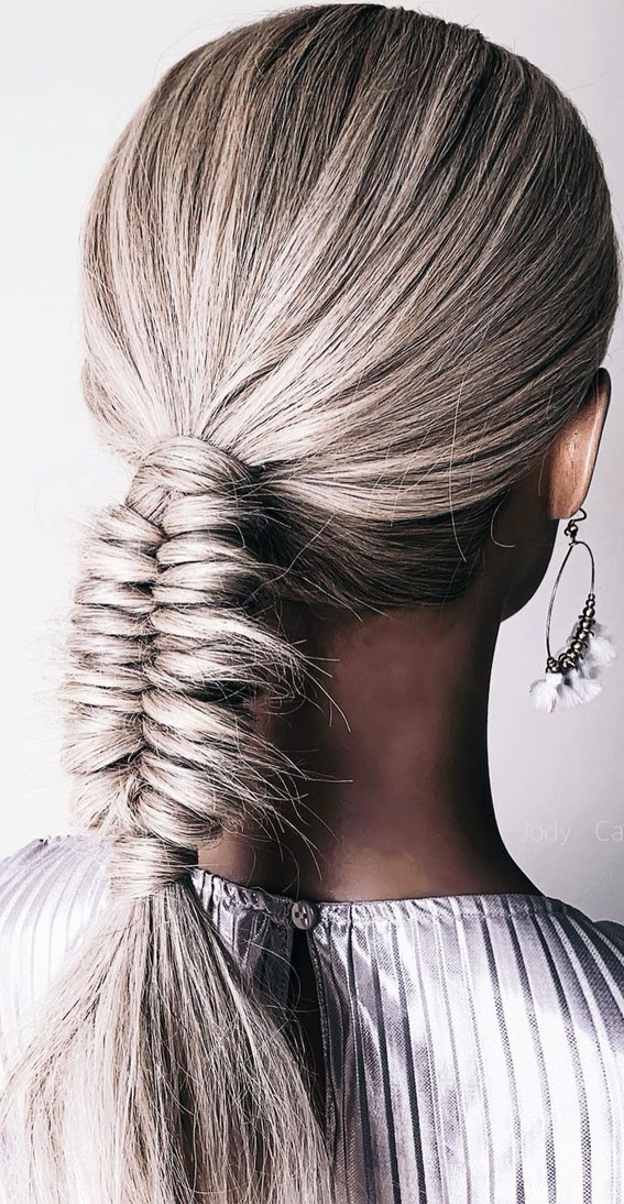 Cute braided hairstyles to rock this season : Simple infinity braid ponytail