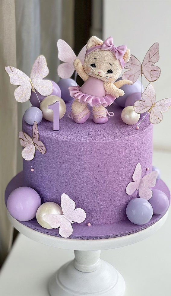 Pretty cake decorating designs we\'ve bookmarked : 1st birthday ...