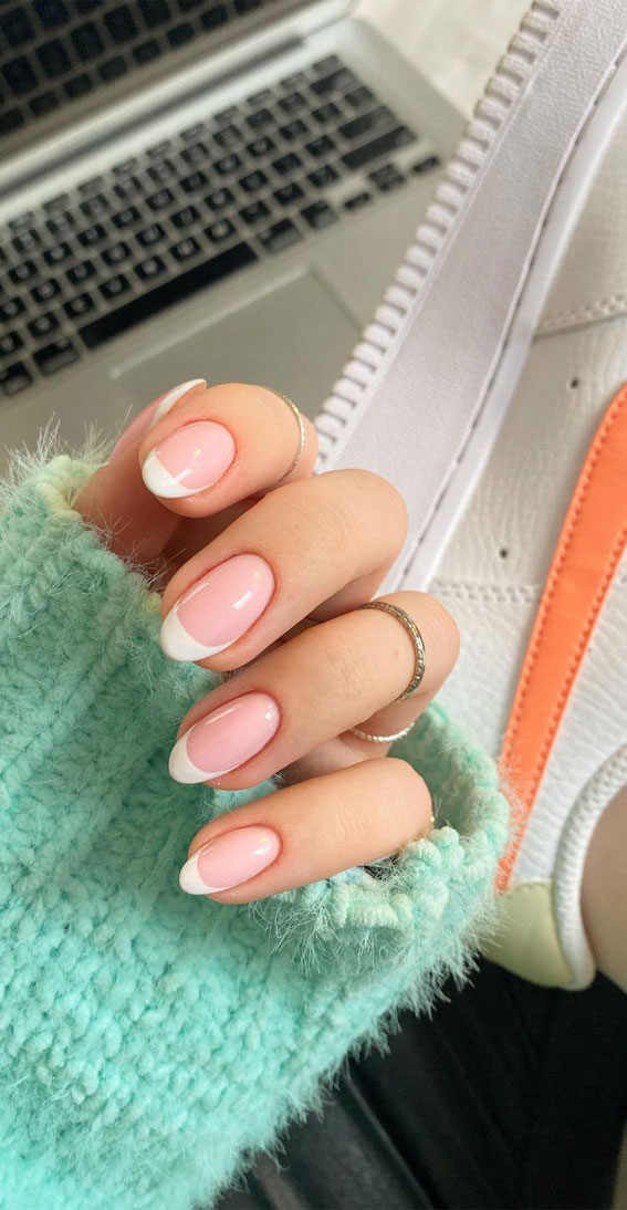 23 Winter Nail Ideas You'll Definitely Want to Copy | Fall nail trends,  Emerald nails, Green nails