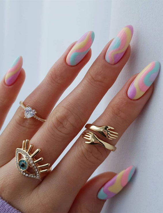 Summer Nail Designs You'll Probably Want To Wear : Groovy Nails