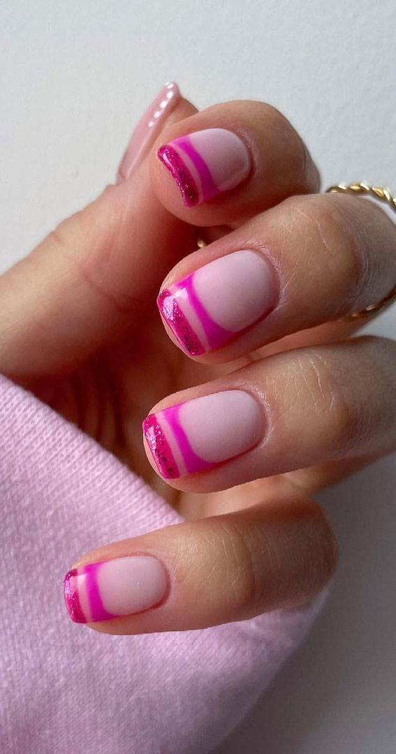 minimalist summer nails, shades of pink nails, pink nail art designs, pink outline nails, 