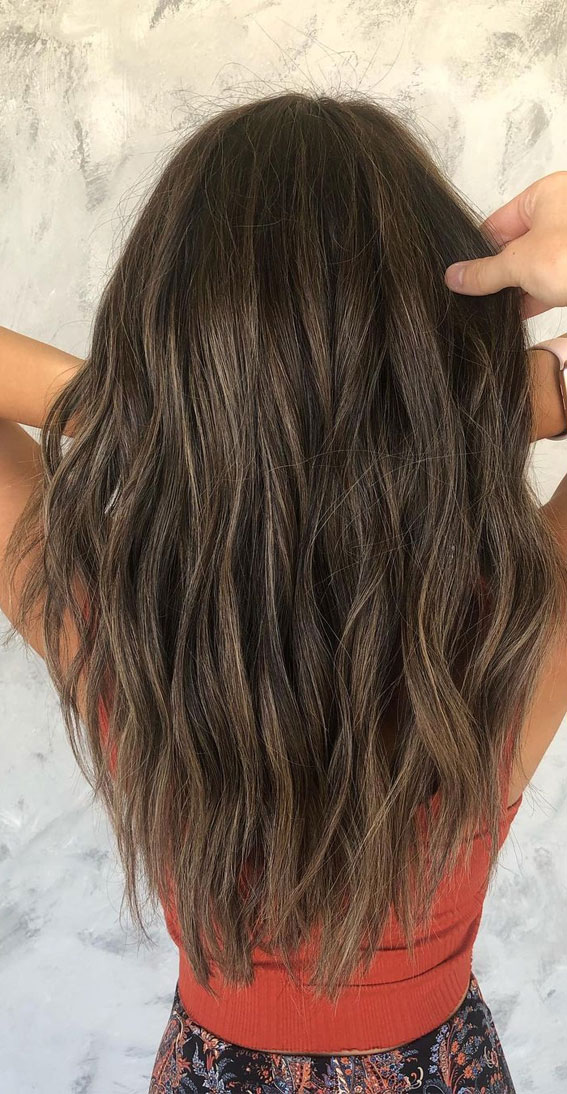 Cute summer hair color ideas 2021 : Waves & Sun Kissed Babe