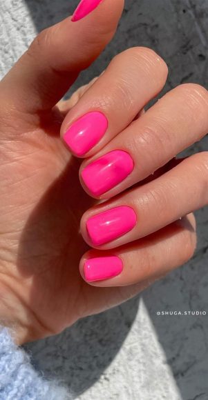 Summer nail art ideas to rock in 2021 : Dark Pink Short Nails