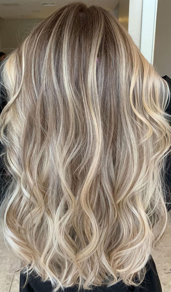 blonde highlights, summer hair color , beach blonde hair, dirty blonde hair color , hair color with highlights and lowlights, summer hair color ideas 2021, summer hair color trends 2021