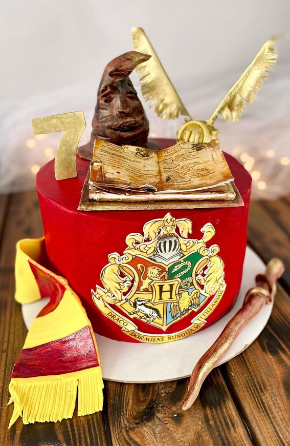Harry Potter Cake Design Ideas : The sorting hat on red cake