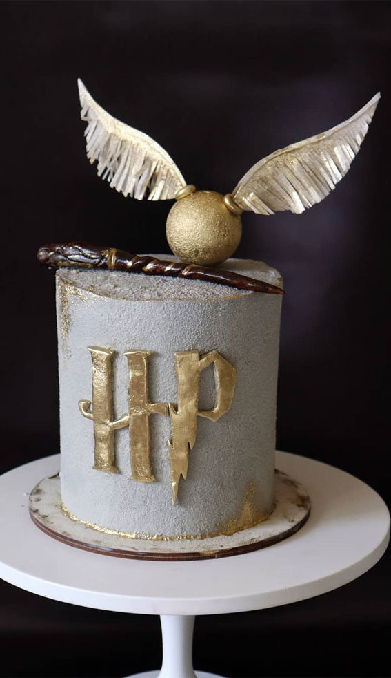 Harry Potter Cake Design Ideas : Grey & Gold Cake