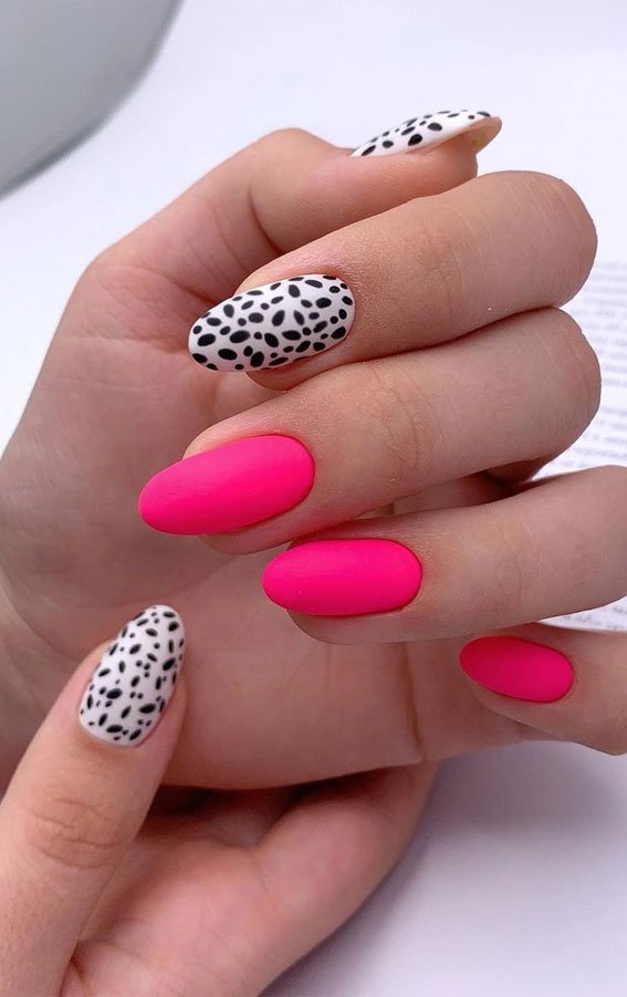 Summer nail art ideas to rock in 2021 : Dalmatian and Hot Pink Nails