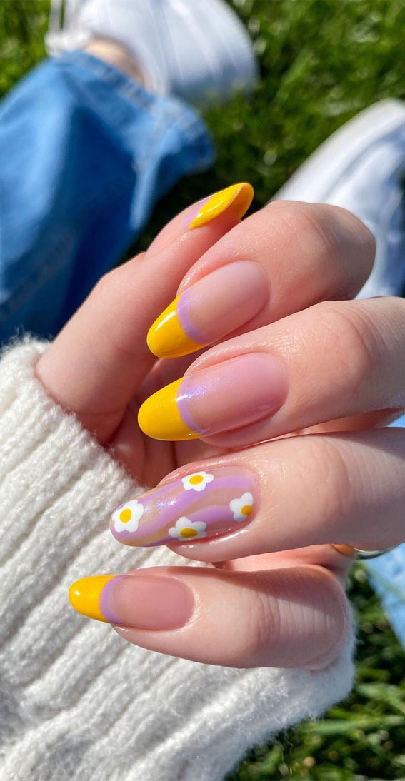 Summer nail art ideas to rock in 2021 : Daisy & Yellow French Tip Nails