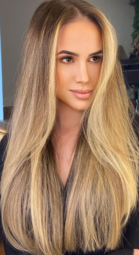 blonde with highlights, summer hair color , beach blonde hair, dirty blonde hair color , hair color with highlights and lowlights, summer hair color ideas 2021, summer hair color trends 2021