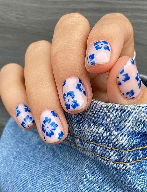 floral nail art, flower nail designs 2021, blue flower nude nails, blue flower natural nails, gel nail designs 2021, blue flower nail designs